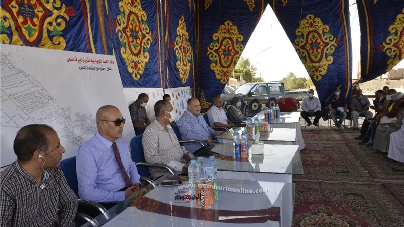 محافظ أسيوط يشهد اللقاء الجماهيري بقرية دشلوط لشرح المشروعات الجاري تنفيذها