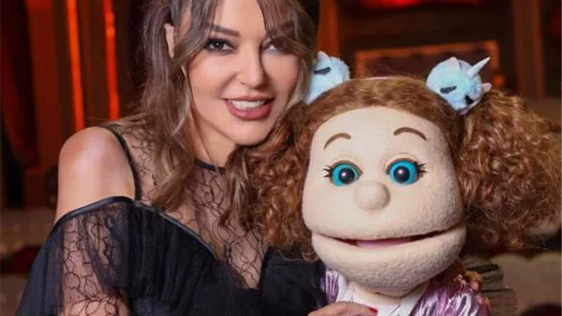 ابلةفاهيتا تفاجيء جمهورها بسميرة سعيد