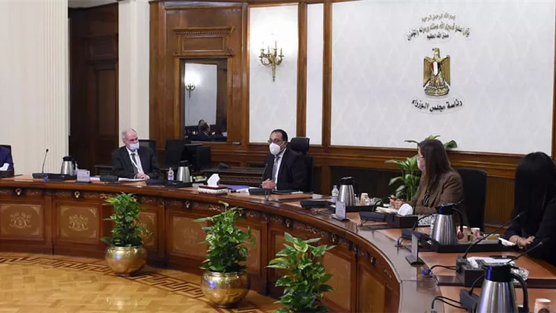 رئيس الوزراء يستقبل نائب السكرتير العام لمنظمة التعاون الاقتصادي والتنمية 