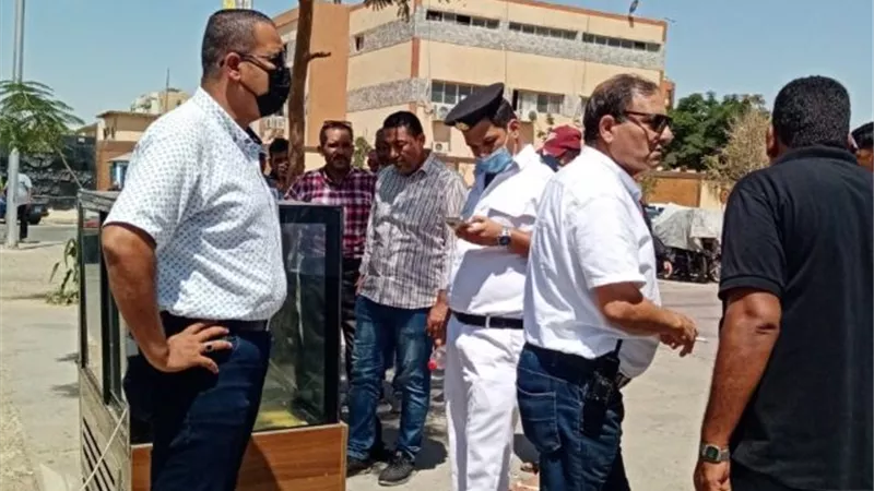 جهاز الشروق يشن حملة على الإشغالات يحرر 20 محضر بالتعاون مع شرطة المرافق.. بالصور