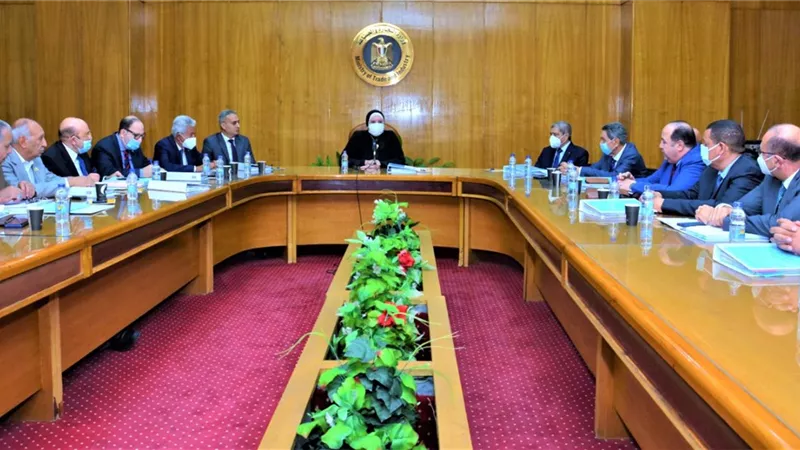 جامع تبحث مع اتحاد الغرف التجارية تفعيل دوره في التنمية الاقتصادية