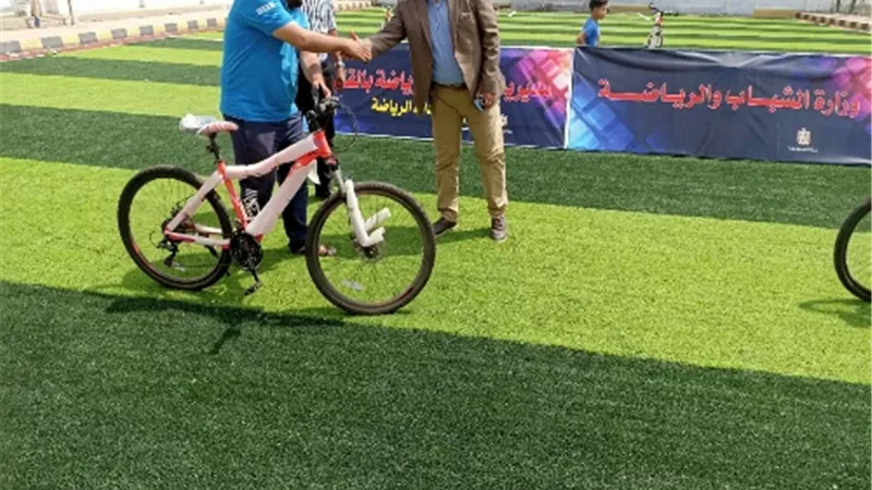 وكيل الشباب والرياضة بالقليوبية يسلم دراجات المرحلة الثالثة لمبادرة 