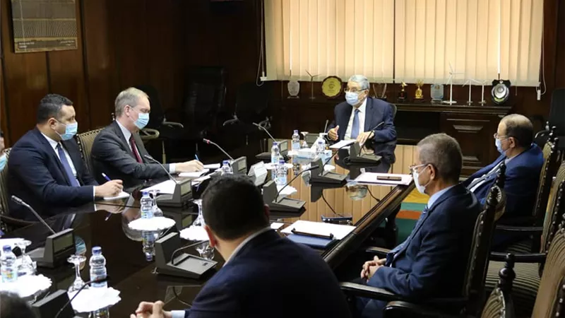 وزير الكهرباء يستقبل سفير السويد بالقاهرة لبحث سبل دعم وتعزيز التعاون