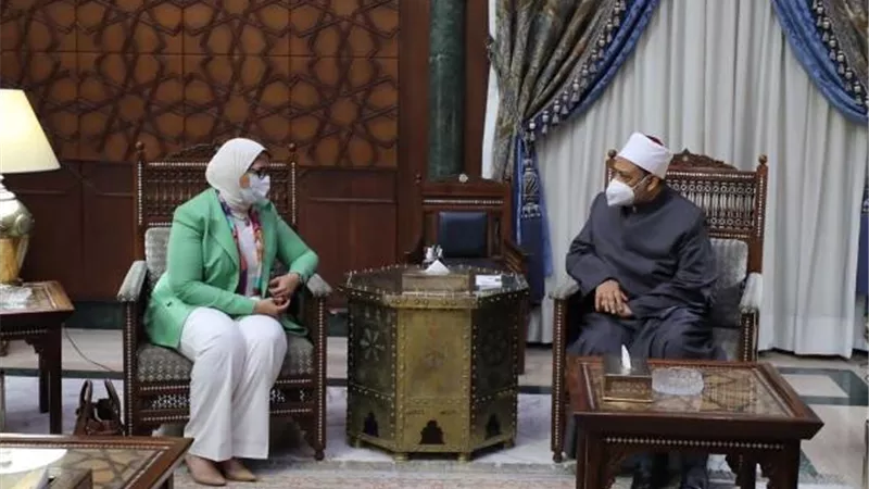 شيخ الأزهر يشكر الرئيس السيسي على دعمه وجهوده في مجال الصحة والتعليم