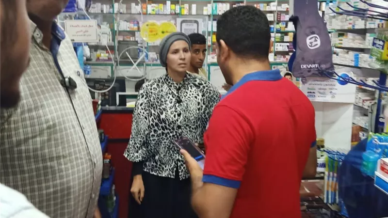 حملة لرفع إشغالات وتعديات المحلات والباعة على الأرصفة بمدينة سفاجا