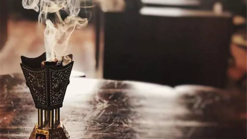 البخور قد يكون ضاراً كالشيشة