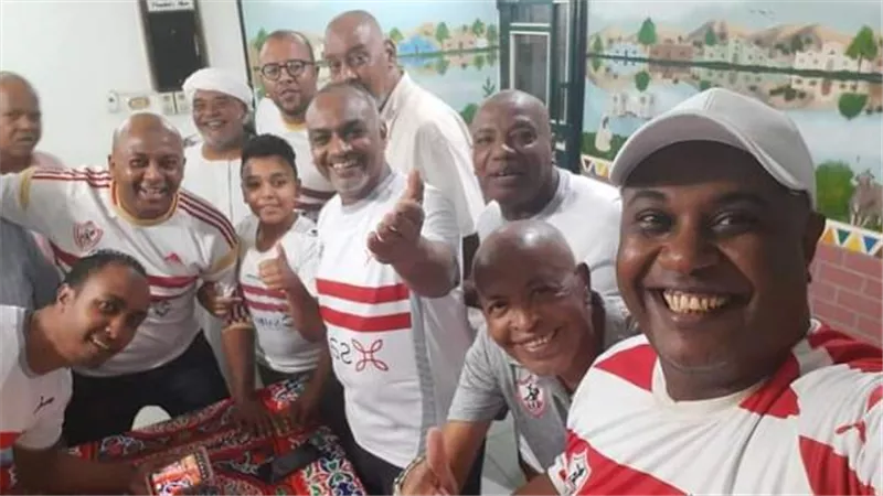 بتشيرتات شيكابالا.. أبناء النوبة يحتفلون بتتويج الزمالك بلقب الدورى