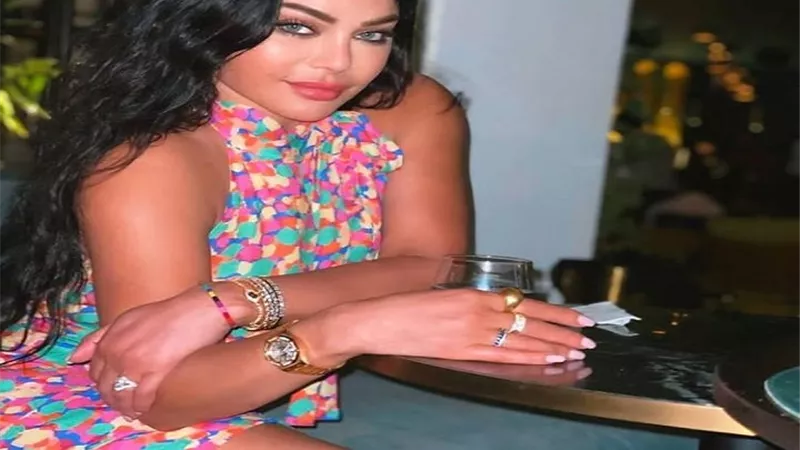 بألوان مبهجة.. هيفاء وهبي تجذب الأنظار