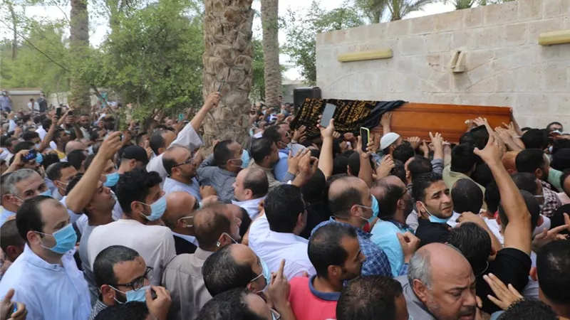 محمود العربى .. حكايات تفوح منها رائحة الجنة رواها أهل القرية ورواد السوشيال ميديا