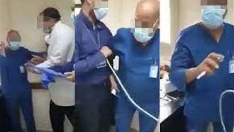 طبيب يأمر ممرضاً مسناً بالسجود لكلبه .. فيديو