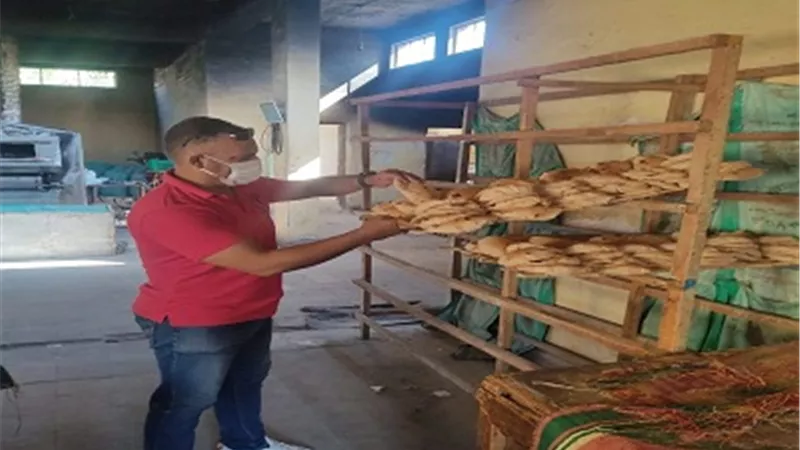 حملات تموينية لمراجعة حصص الدقيق ومتابعة جودة ووزن الرغيف بالقصير