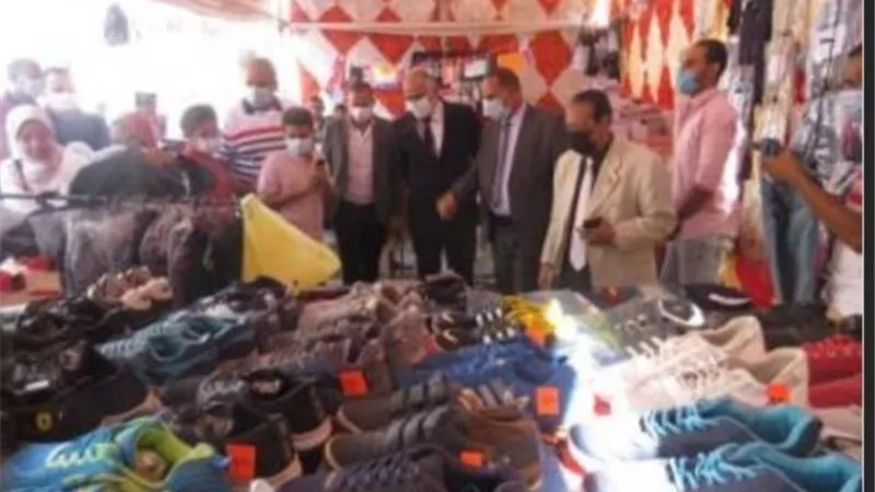 بالصور.. إقبال جماهيرى كبير على السلاسل التجارية ومنافذ أمان المشاركة فى المرحلة التاسعة عشر من مبادرة كلنا واحد