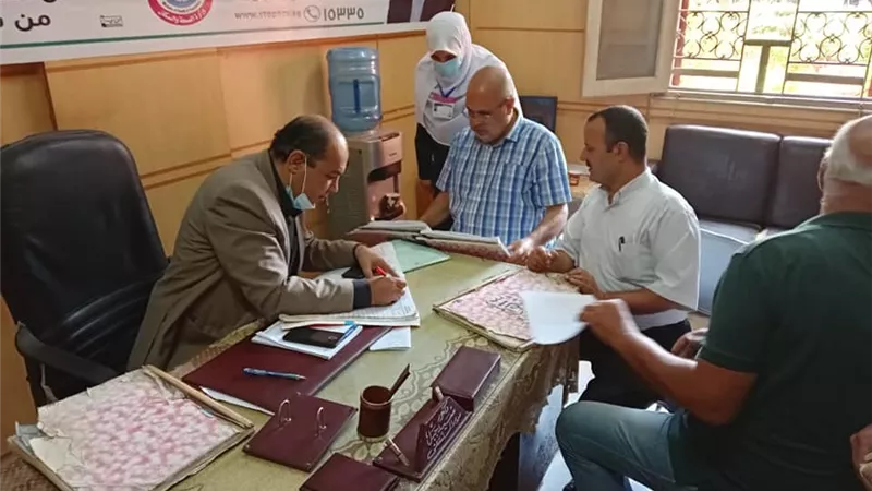 احالة 103 طبيب بشرى وبيطرى وصيدلى وموظف للتحقيق بالجمالية