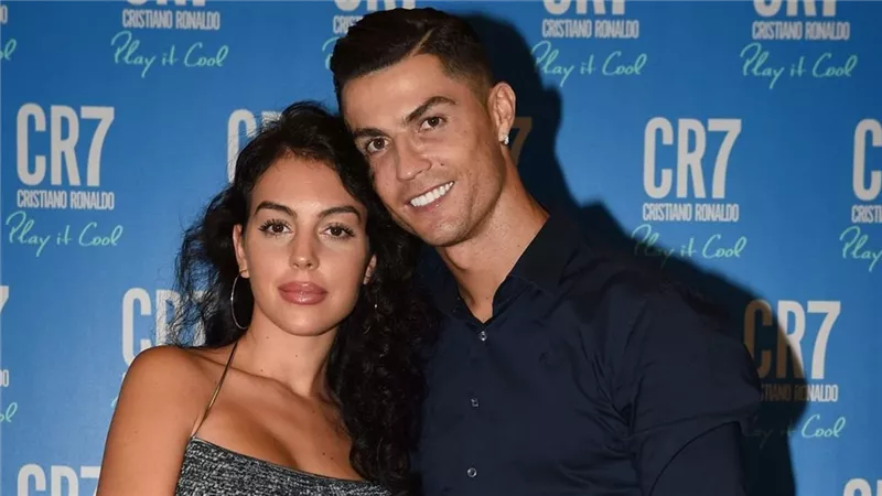 جورجينا تدعم رونالدو في ظهوره الأول مع مانشستر يونايتد