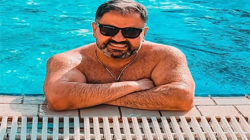 شاهد .. إدوارد يستمتع بالصيف فى أحدث ظهور
