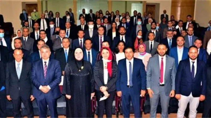 نيفين جامع : بدء تنفيذ خطة شاملة لإعادة هيكلة مركز تحديث الصناعة