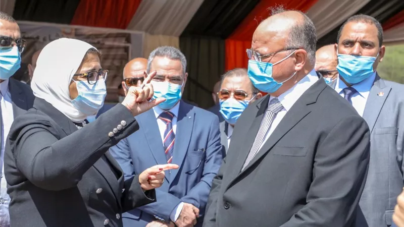 وزيرة الصحة ومحافظ القاهرة يتفقدان مستشفى بولاق أبو العلا بتكلفة 750 مليون جنيه