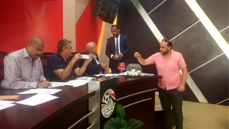بالصور .. اجراء قرعه دوري القسم الثاني لكرة القدم