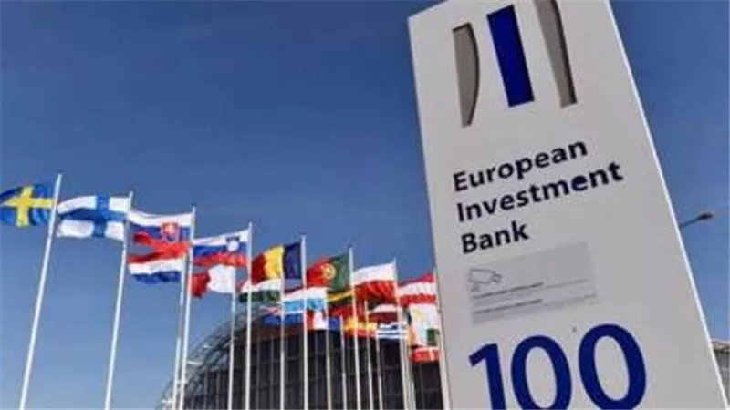الاستثمار الأوروبي يسلط الضوء على التحولات الخضراء والرقمية