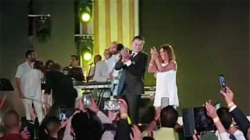 روجينا تشارك راغب علامة الرقص.. صورة