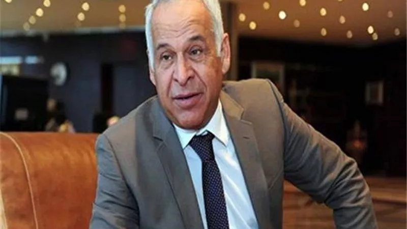 فرج عامر يتقدم باوراق ترشحه على رئاسة نادى سموحة