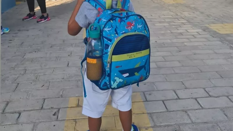أول صورة لأصغر أبناء منى ذكي و أحمد حلمي في المدرسة