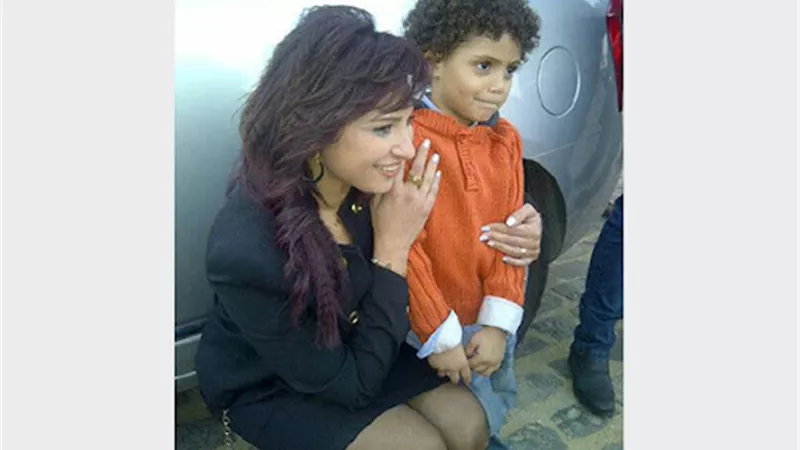 ابن منة جلال يخضع لعملية جراحية