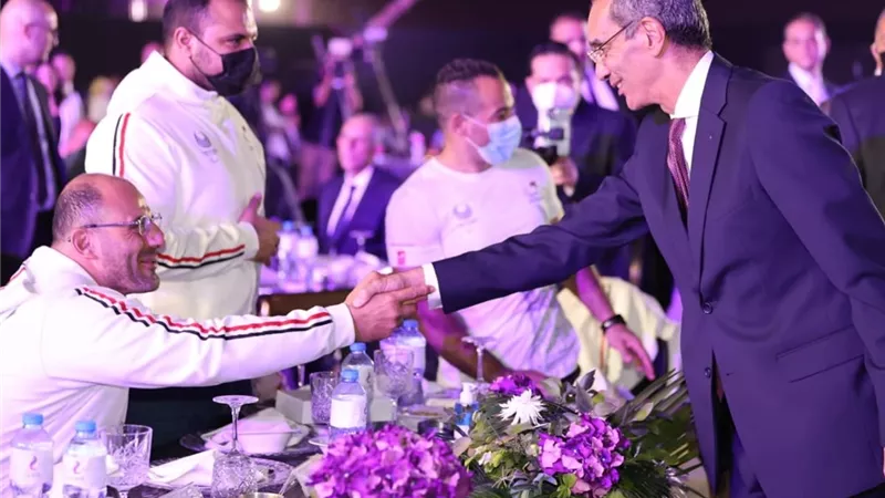 5 ميداليات ..وزير الاتصالات يوجه التهنئة للفائزين فى بارالمبياد طوكيو 2020