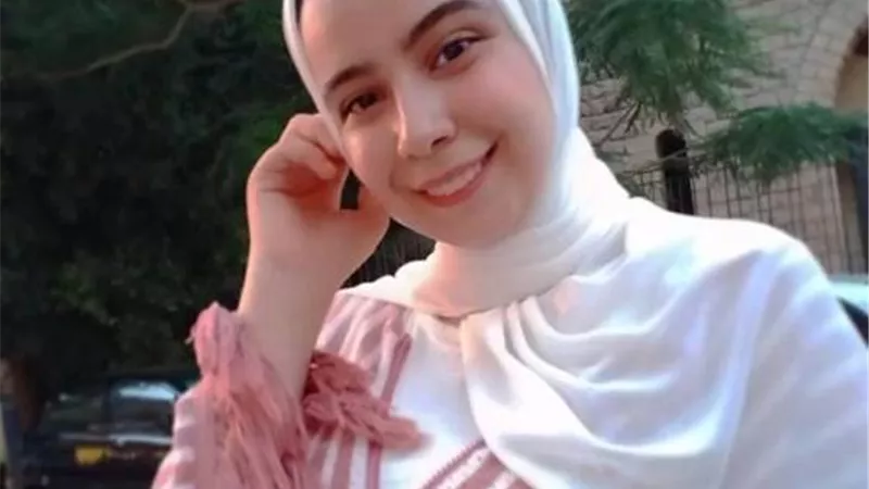 مبروك النجاح يا سالمة وبالتوفيق دائما