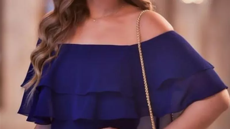 بالأزرق .. ليلى زاهر تخطف الأنظار عبر إنستجرام