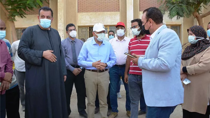 جولة ميدانية لمحافظ المنيا لمتابعة مشروعات حياة كريمة بملوى وابوقرقاص