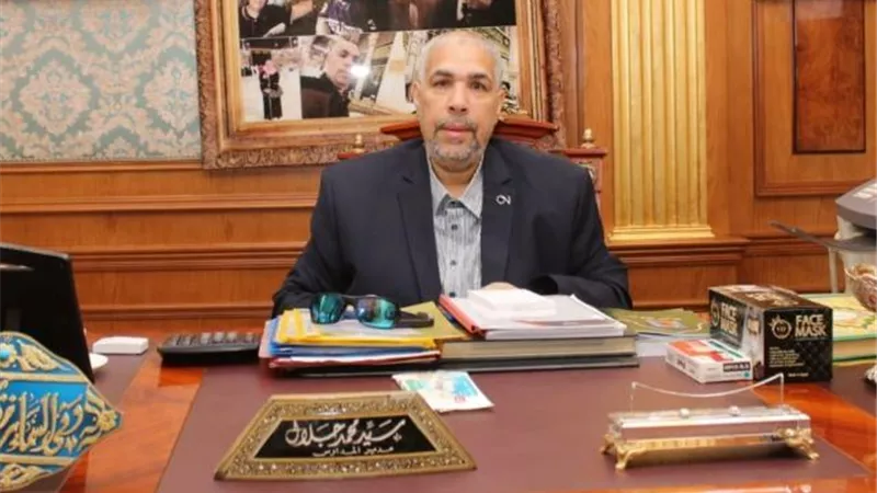 سيد جلال: تطعيم المدرسين والعاملين بمدارس مودرن سكول حفاظاً على صحة الطلاب.. بالصور