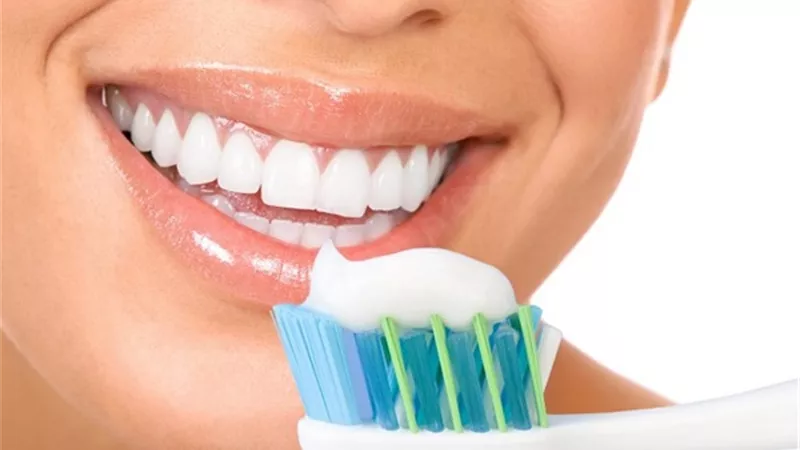 هل يجوز استخدام الفرشاة والمعجون بدلا من السواك؟... الإفتاء تجيب
