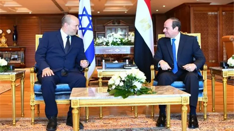الرئيس السيسى يستقبل رئيس الوزراء الإسرائيلي بشرم الشيخ