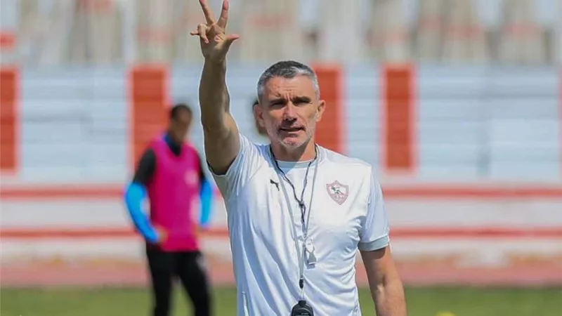 نفاصيل جلسة كارتيرون مع لاعبى الزمالك قبل التدريبات