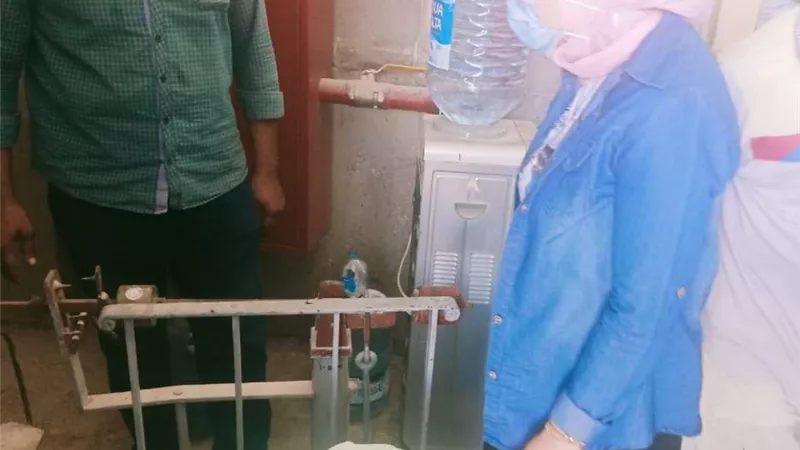 المرور على فرع الشركة المصرية لتجارة الجملة للتأكيد على توافر السلع الغذائية