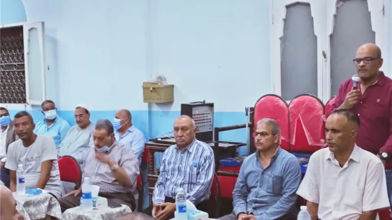 نائب يحل مشكلة منطقة الحرفي بالإسماعيلية والأهالي يشيدون بجهوده ..صور