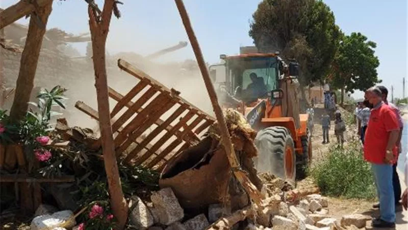 إزالة ٥٦ حالة تعدى على مساحة ١٣ فدان من املاك الرى بإسنا جنوب الأقصر