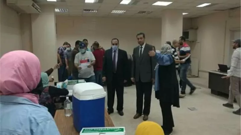 سمير: جامعة بنها تولى اهتمامًا كبيرًا بتطعيم منتسبيها بلقاح كورونا قبل بدء العام الدراسي