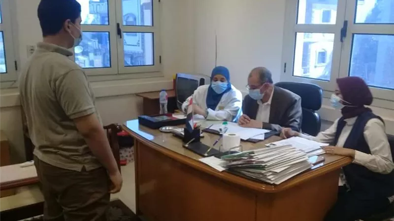 مدير التأمين الصحى يقود اختبارات قبول الطلبة الجدد بمدرسة التمريض بالابراهيمية لليوم الأخير