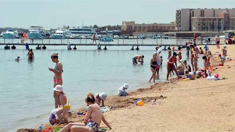 ١٠٠ الف سائح شهريا للغردقة وشرم الشيخ وتفاؤل بالقطاع السياحي المصري