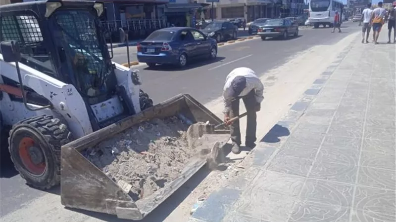 تكثيف أعمال النظافة باحياء مطروح واستمرار رفع الاشغالات.. بالصور