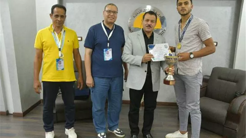 رئيس جامعة الوادى الجديد يكرم الفائزين ويشكر التنظيم الرائع للبطولة