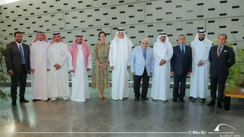 د. الفقي يستقبل السفير السعودي بالقاهرة وأمين عام دارة الملك عبد العزيز بمكتبة الإسكندرية