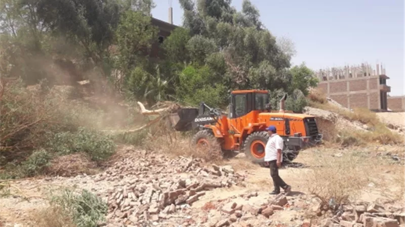 تنفيذ ١٩ حالة إزالة بالقرنة غرب الأقصر
