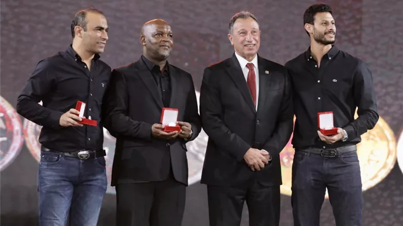 الخطيب يهدي عبد الحفيظ وموسيماني والشناوي 