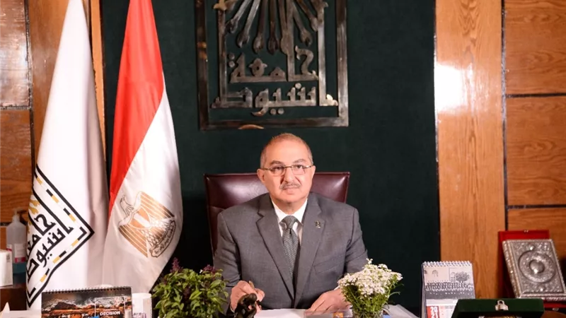 رئيس جامعة أسيوط.. عودة عمل الإدارات بكامل قوتها اول اكتوبر