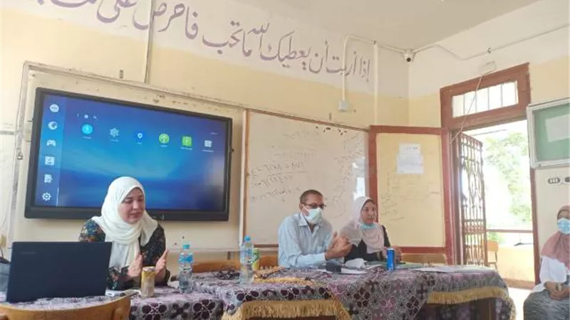 جامعة القناة تناقش تدوير المخلفات وترشيد المياه في مدرسة المحسمة بالإسماعيلية..صور