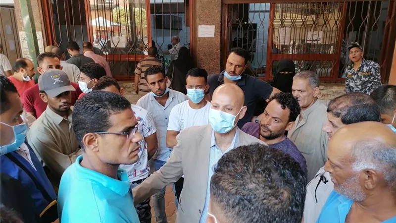 مدير صحة الشرقية يتابع تطعيم المواطنين المقيمين والمسافرين بلقاح كورونا