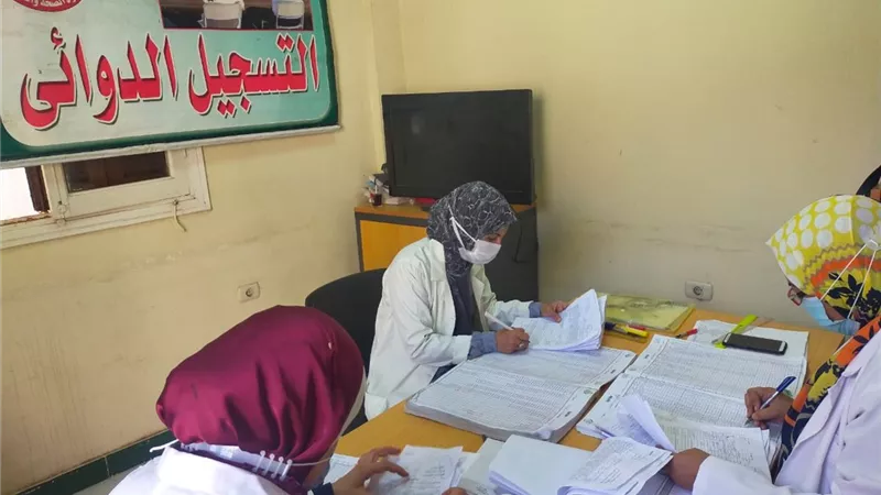 الكشف على ١٤٠٠ مريض بالقافلة الطبية بقرية تل مسمار بالقنايات